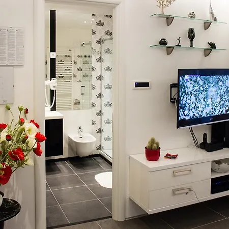 Lady Tania Apartment *